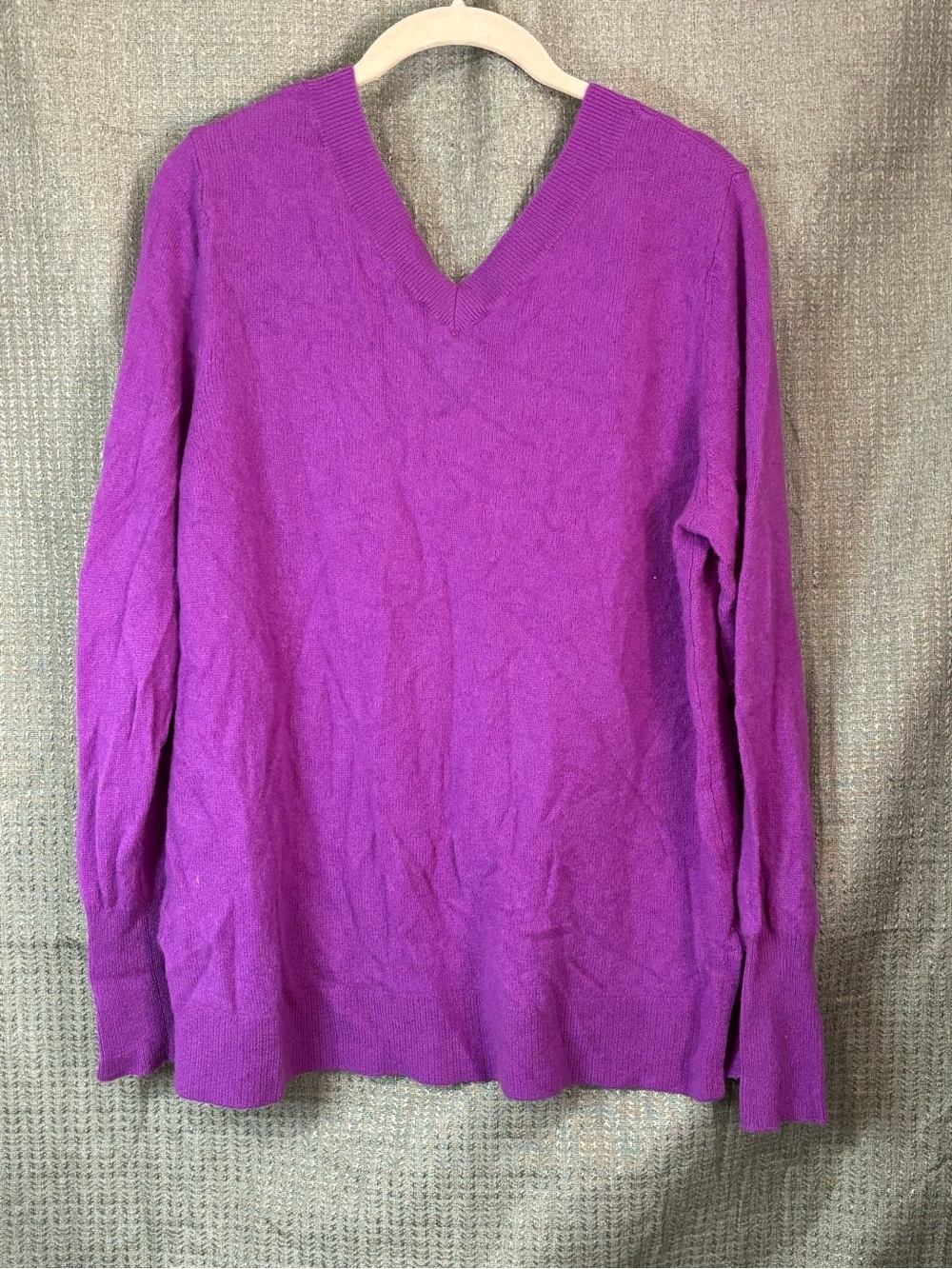 Halogen V-Neck Cashmere Sweater in Bright Purple Sz XL VGUC